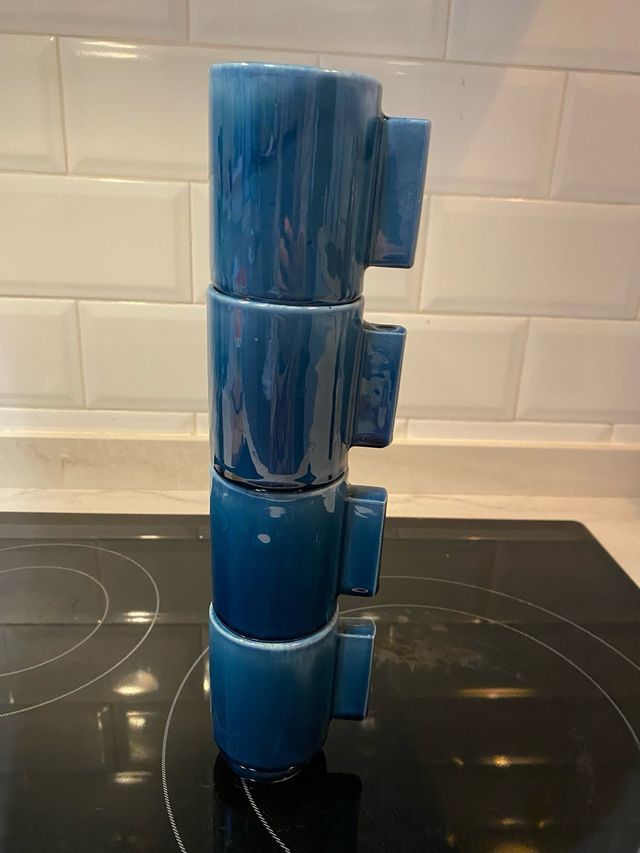 Juego 4 tazas de cerámica con esmalte azul