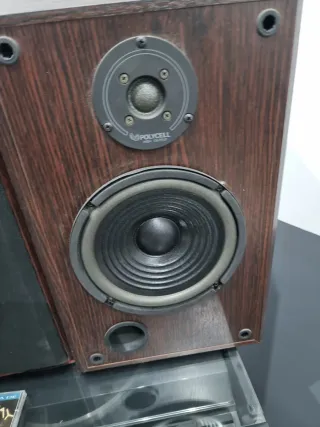 Equipo de música JVC con tocadiscos y CD