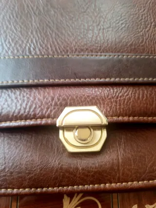 Cartera ejecutiva marrón