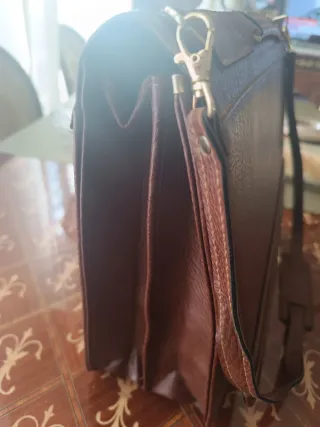 Cartera ejecutiva marrón
