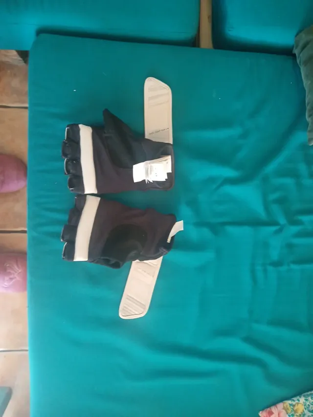 Guantillas MMA Decathlon Outshock