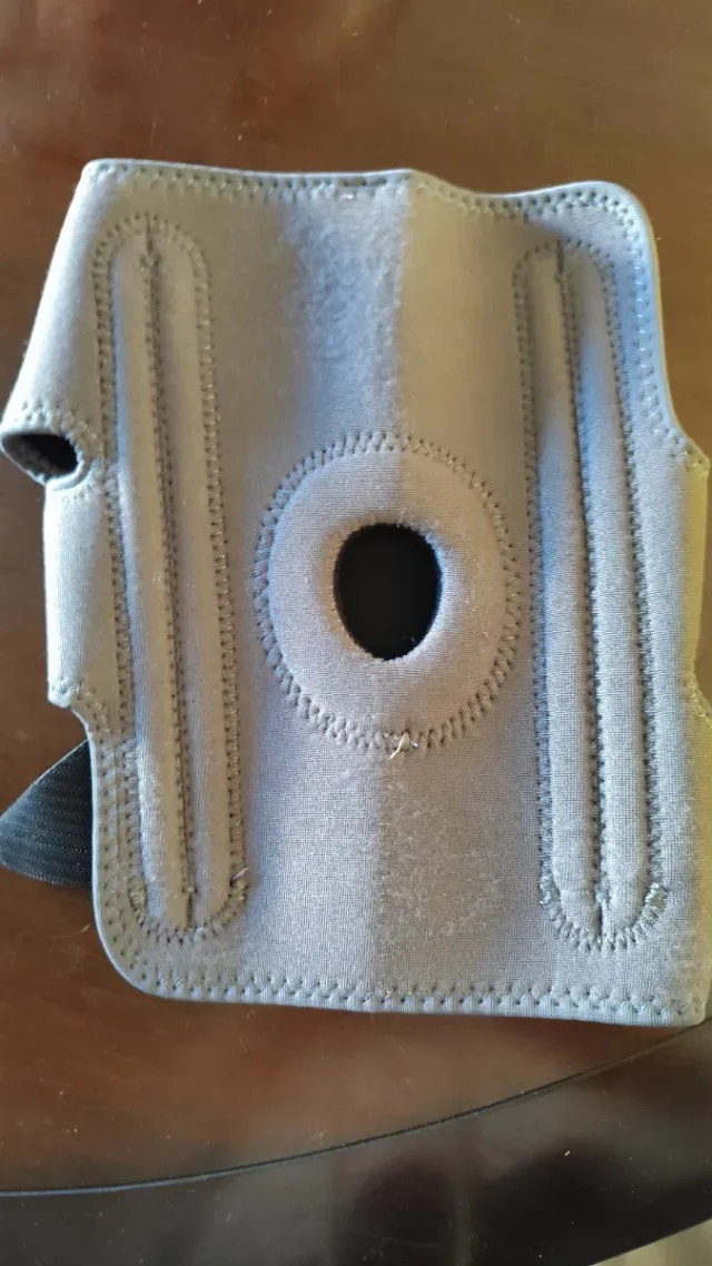 Ginocchiera FUTURO Ajustable Estabilizadora Confort