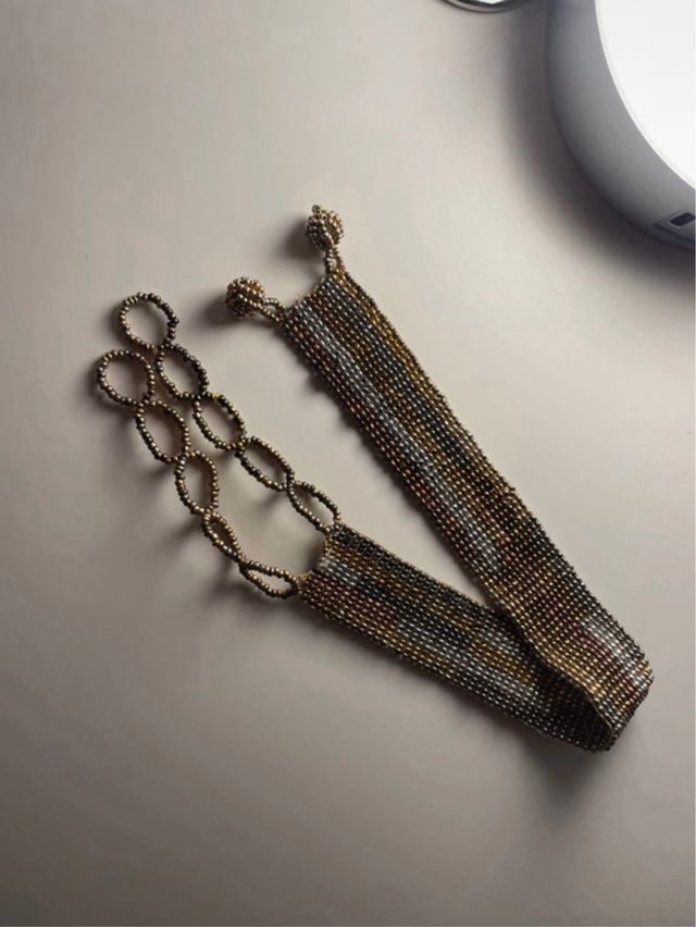 Choker dorato e multicolore, nuovo di zecca