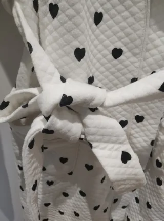 Bata Énfasis Talla Única Corazones Negros