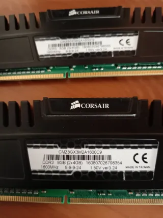 2x Corsair DDR3 8GB (2x4GB) 1600MHz