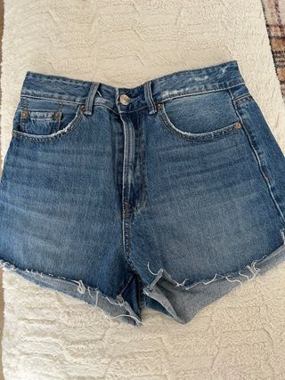 Vaqueros cortos Stradivarius