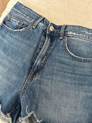 Vaqueros cortos Stradivarius