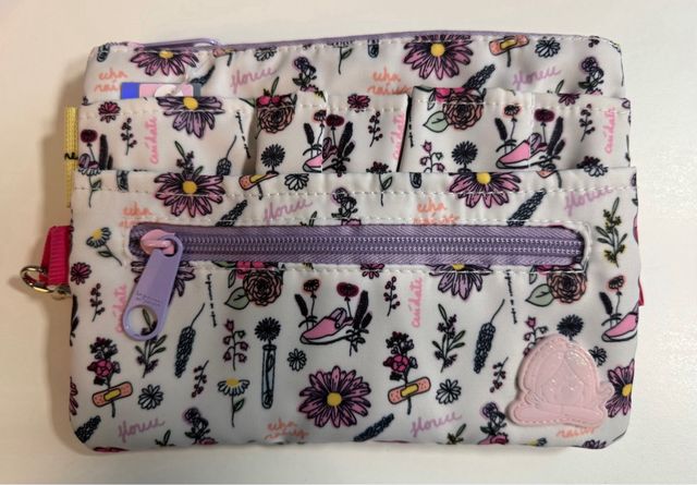 Fanny bag o riñonera de enfermera en apuros.