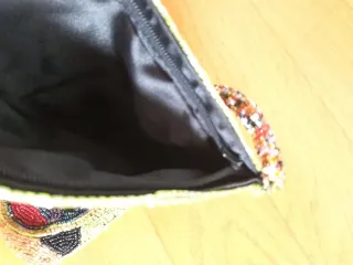 Borsetta impreziosita con perline