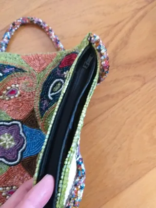 Borsetta impreziosita con perline