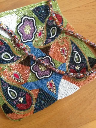 Borsetta impreziosita con perline