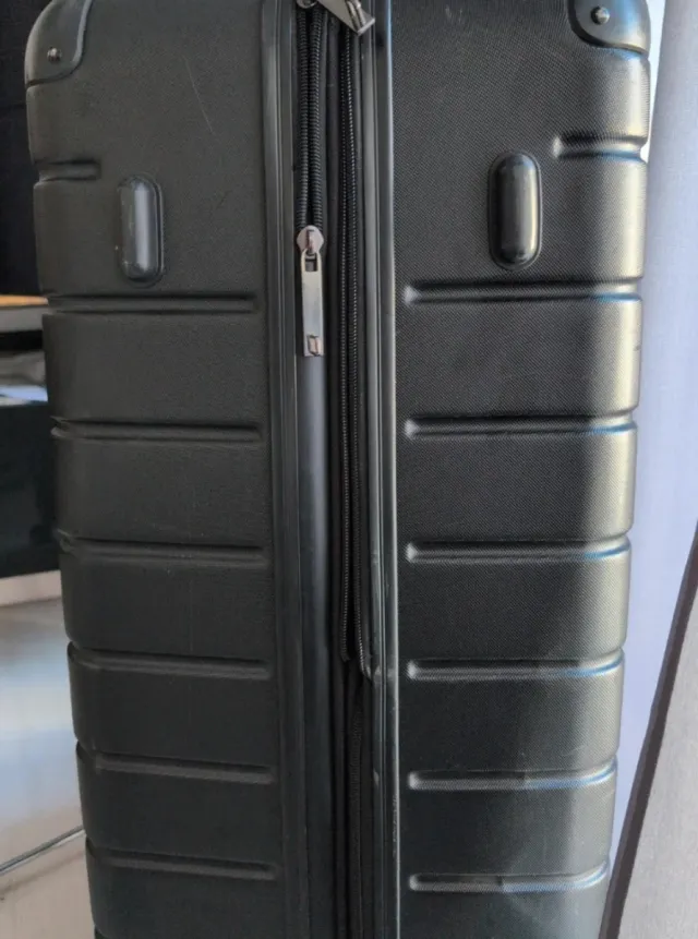 Maleta Kenneth Cole Reaction 25kg Negra