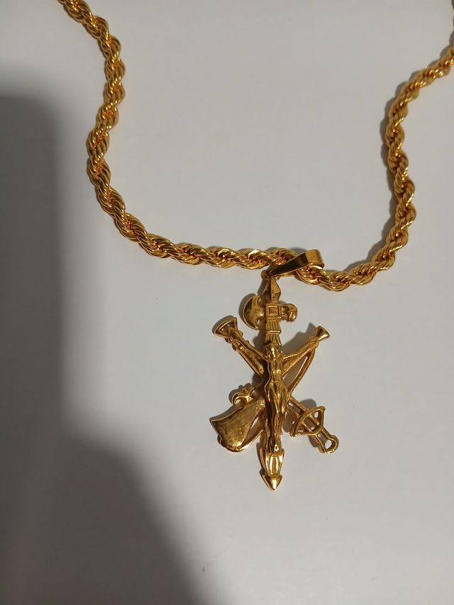 Cadena Cristo de la Legión bañada en oro 18K