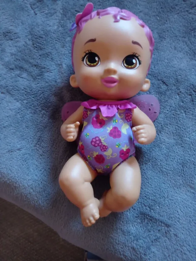 Muñeca Hada con Estampado de Fresas