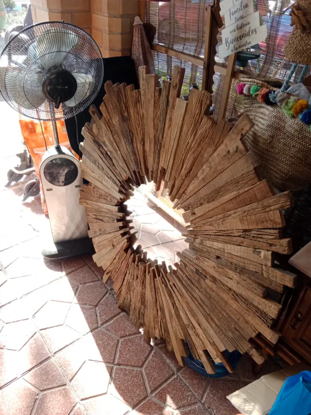 Specchio Brutalista in Legno e Vetro