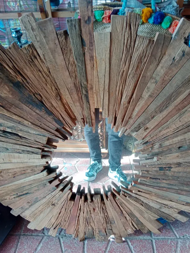 Specchio Brutalista in Legno e Vetro