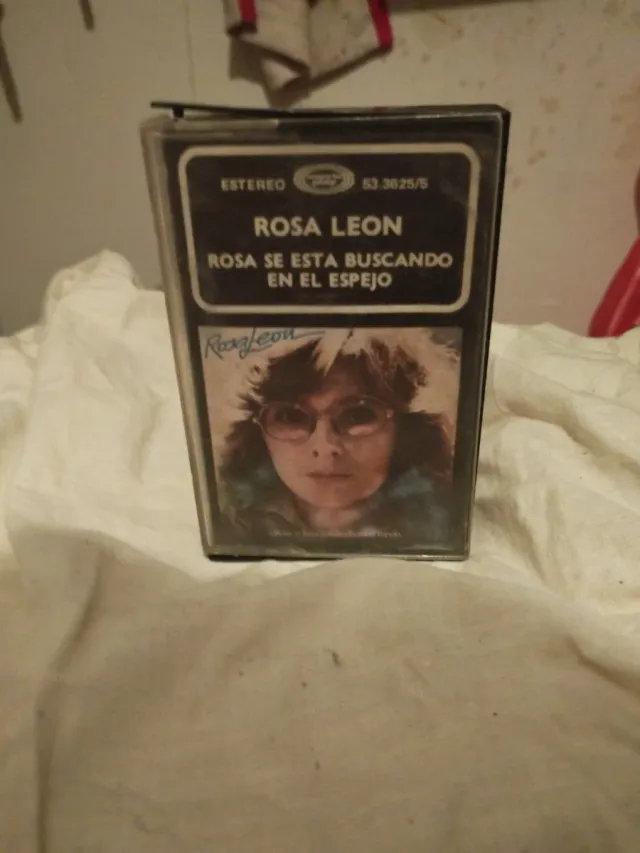 Cassette Rosa León - Rosa Se Está Buscando