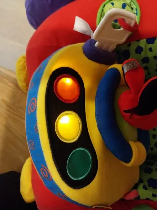 Coche peluche de bebé interactivo K's Kids ,con pi