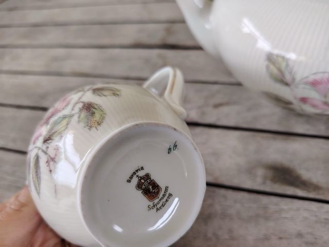 Trio servizio da tè in porcellana