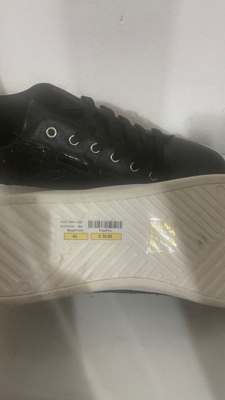 Zapatos negros de moda