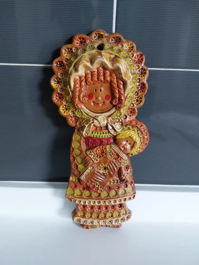 Figura mujer con niño