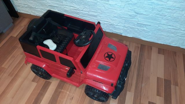 Coche eléctrico infantil rojo
