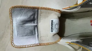 Converse Chuck Taylor x Calbee Edición Limitada.