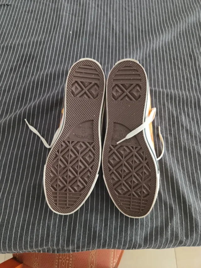 Converse Chuck Taylor x Calbee Edición Limitada.