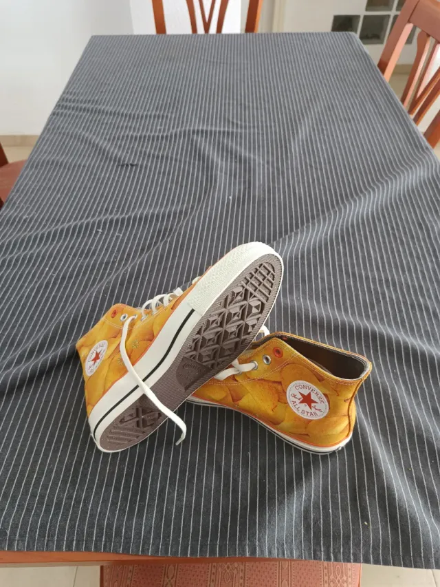 Converse Chuck Taylor x Calbee Edición Limitada.
