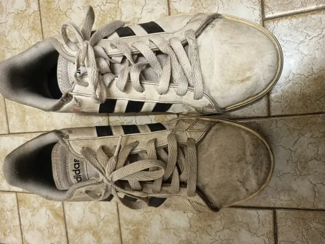 Zapatillas Adidas Blancas y Negras