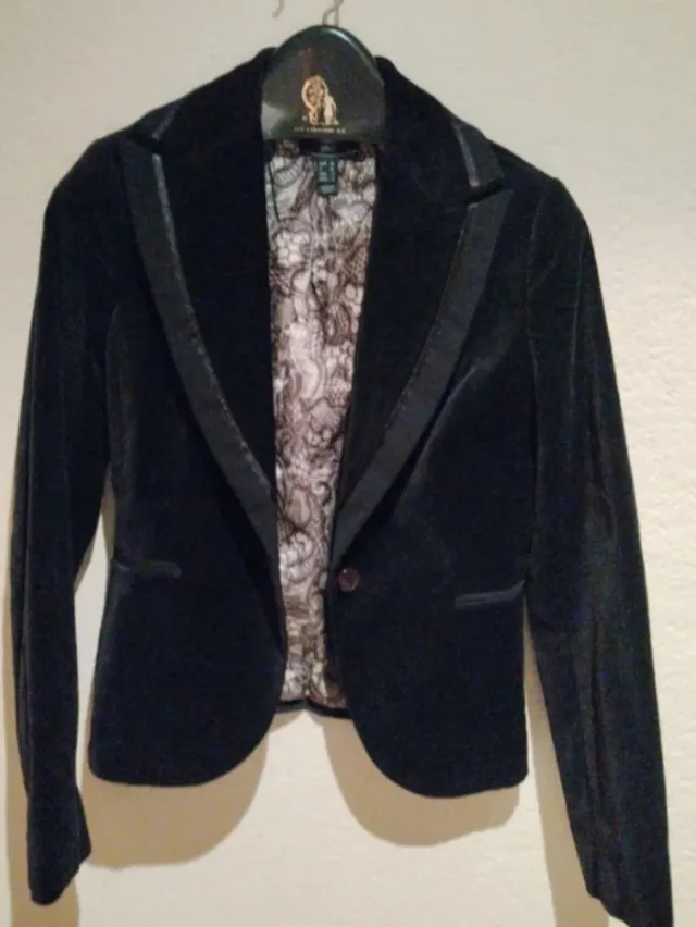 Americana terciopelo negra mujer preciosa