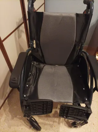 Silla de ruedas nueva sin usar