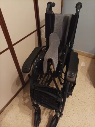 Silla de ruedas nueva sin usar
