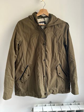 Abrigo Fórmula Joven verde militar T40