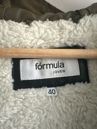 Abrigo Fórmula Joven verde militar T40