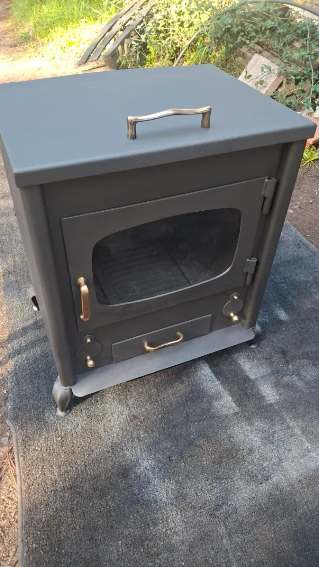Estufa de leña con capacidad troncos grandes