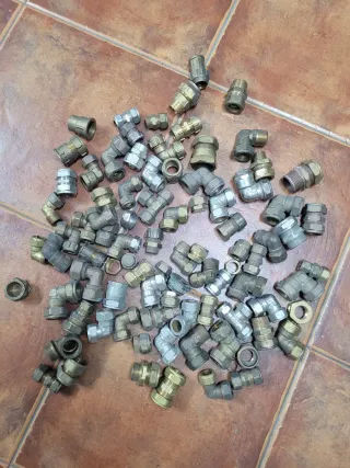 Lote de accesorios de fontanería