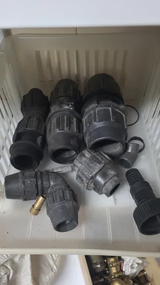 Lote de accesorios de fontanería