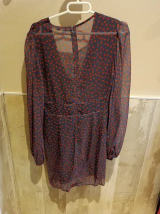 Vestido gasa morado topos rojos