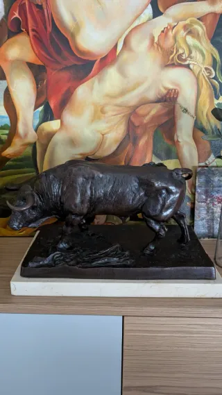 Toro de bronce