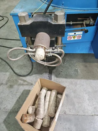 MAQUINARIA CARPINTERIA