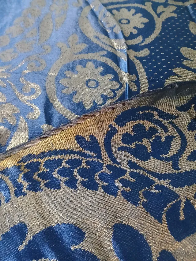 Cubrecama lamé azul y dorado