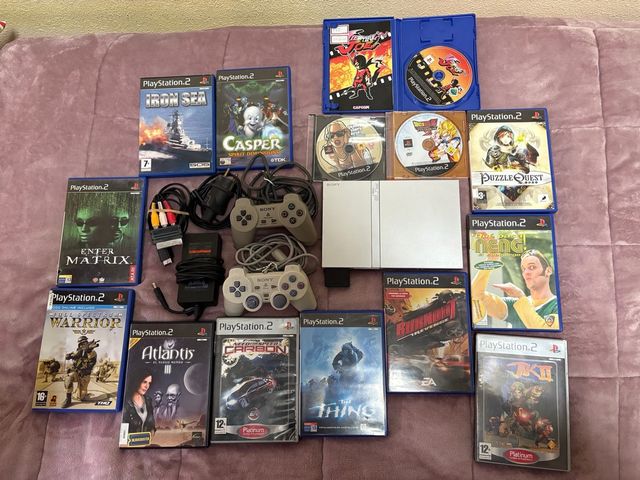 Consola PS2 Slim Plateada + 14 Juegos + 2 mandos.