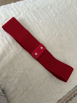 Cinturón elástico rojo