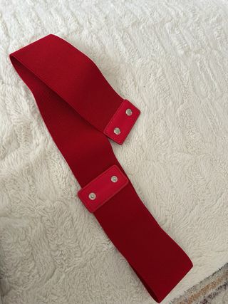 Cinturón elástico rojo