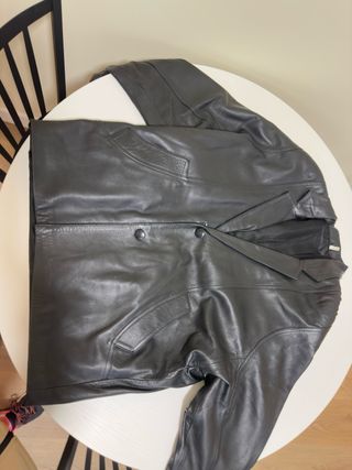 Chaqueta de cuero negra