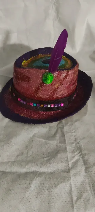 Sombrero decorado.