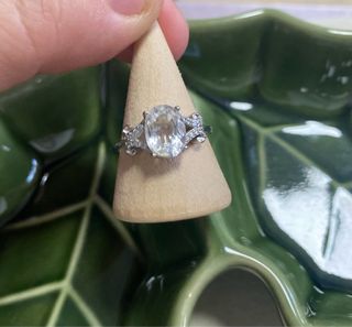 Anillo Zamak y Cuarzo Blanco Natural .Ajustable