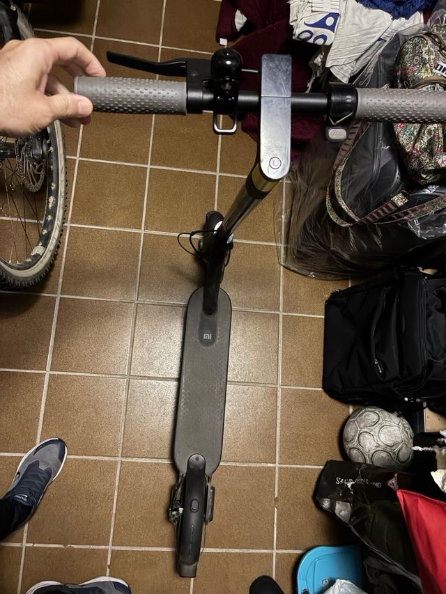 Patinete Xiaomi y regalo de rueda sin uso