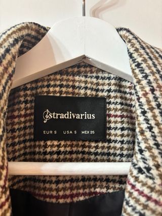 Abrigo cuadros Stradivarius S